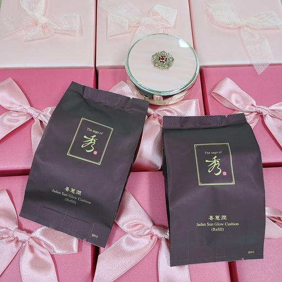 The saga of Xiu Pink Peony Special Edition Jadan Sun Glow Cushion Set Shade #21 - Picture 7 of 7